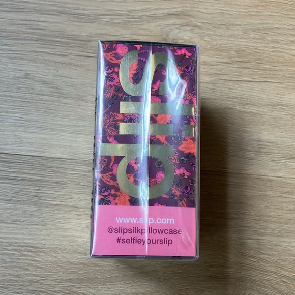 Slip silk scrunchies , new in sealed box 7 scrunchies main image 6
